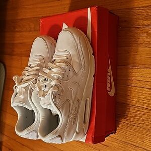 Nike Air Max 90 (size 8) Mens